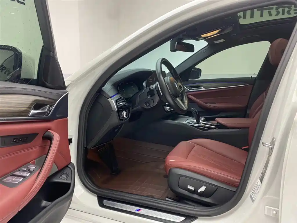BMW 5 Series 2022 Facelift 530Li Leading M Sport Package фото 17