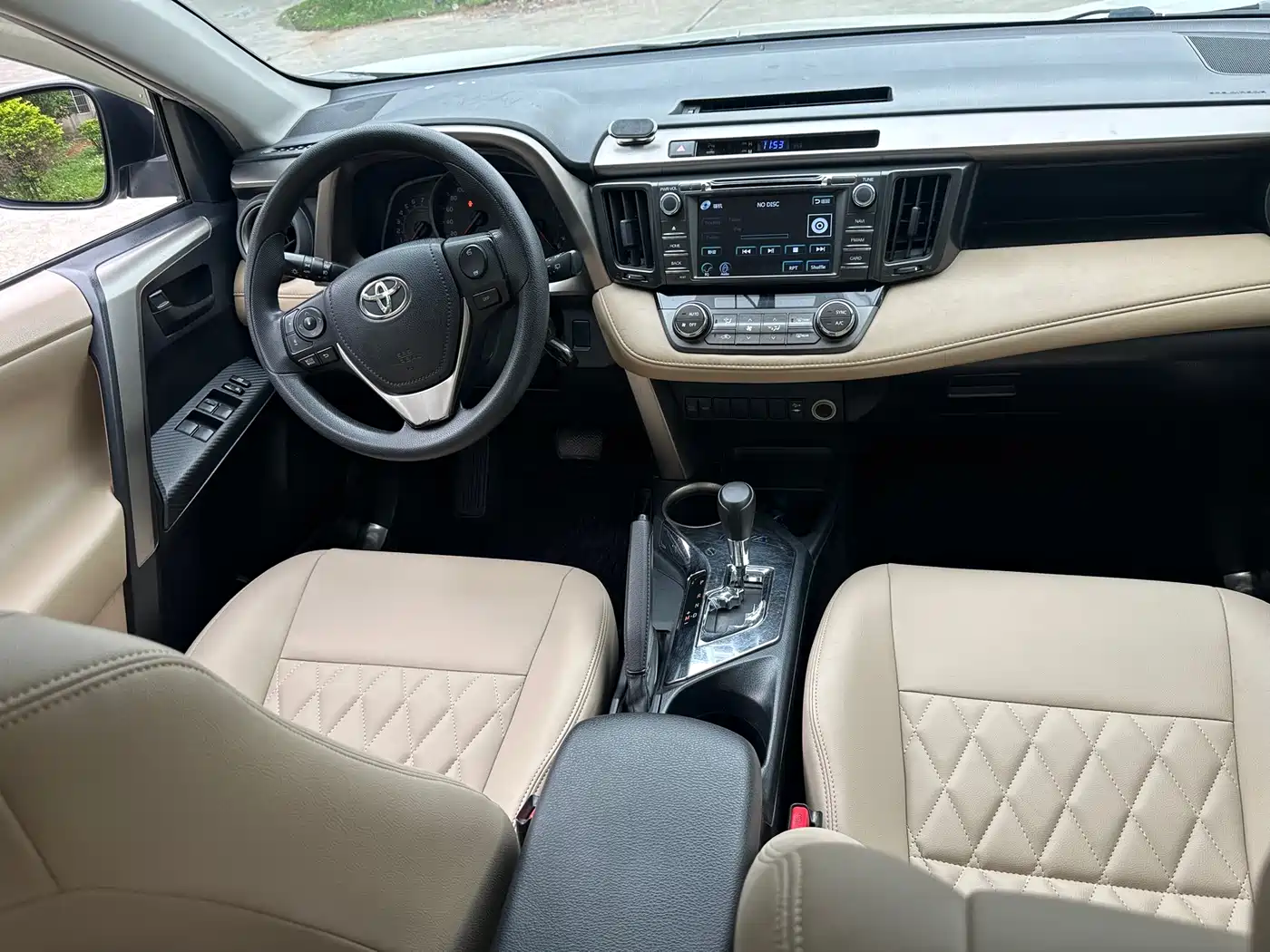 Toyota RAV4 Rongfang 2015 2.0L CVT 2WD Trend Edition фото 7