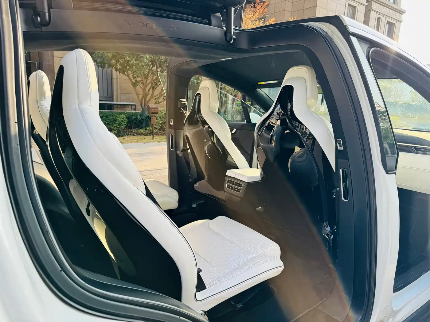 TESLA MODEL X