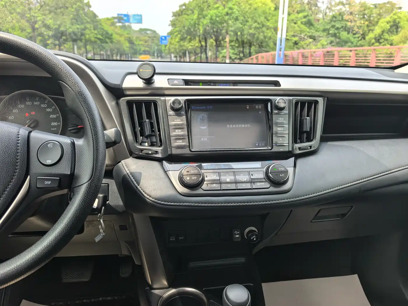 Toyota RAV4 Rongfang 2015 2.0L CVT 2WD Trend Edition фото 16