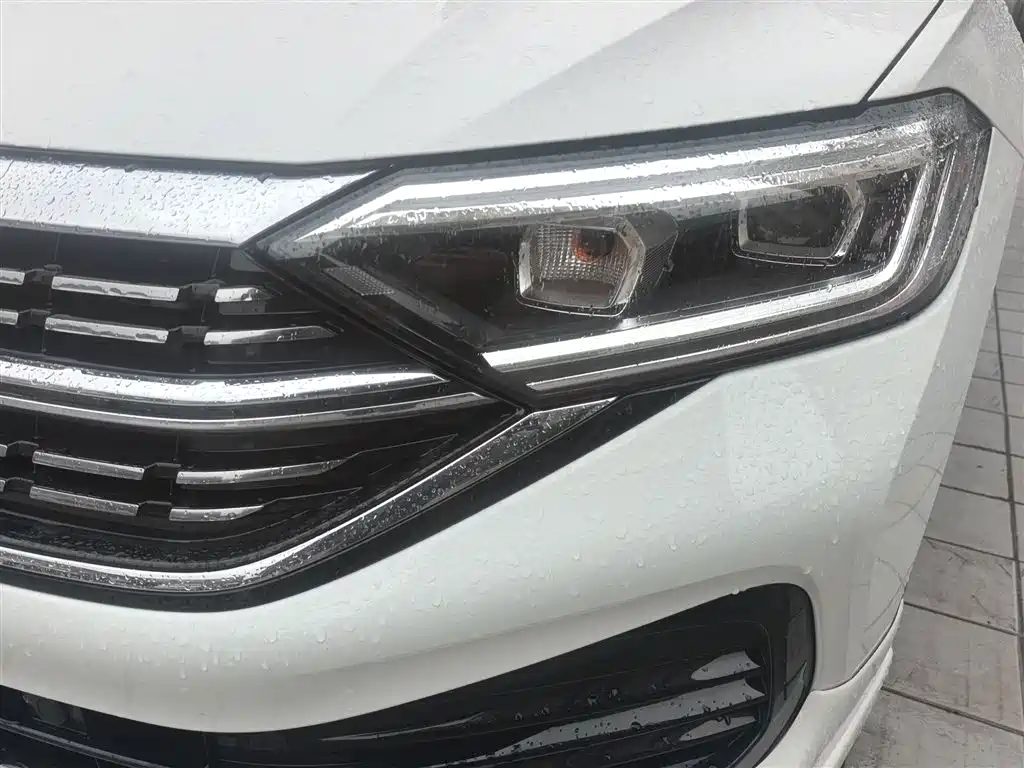 Volkswagen Sagitar 2023 300TSI DSG Surpassing Edition фото 24