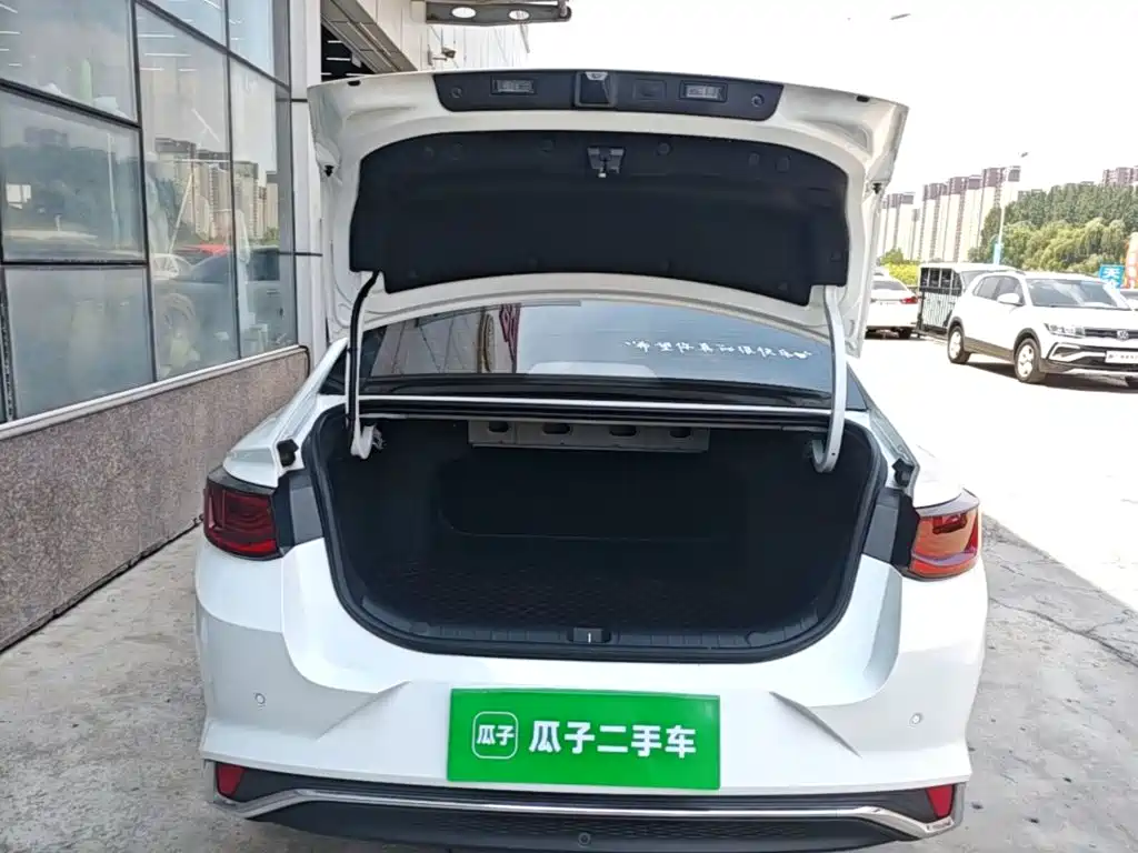 Geely Emgrand L 2022 2022 1.4T CVT Flagship