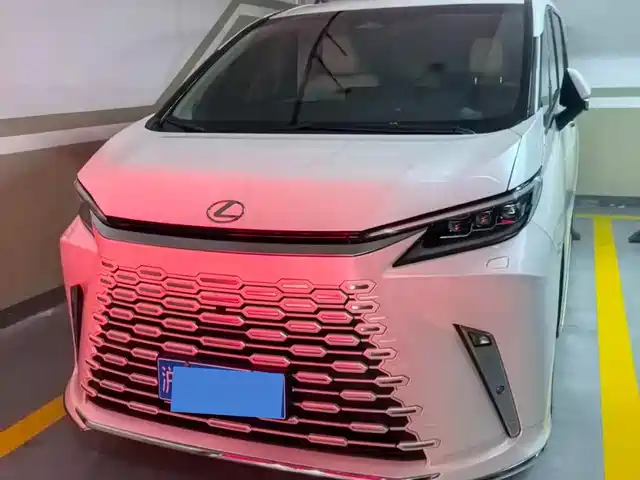 Lexus LM 2024