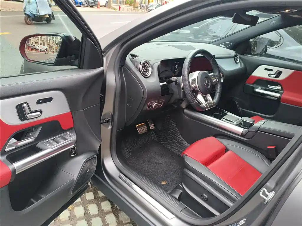 Mercedes-Benz GLA AMG 2022 AMG GLA 35 4MATIC фото 13