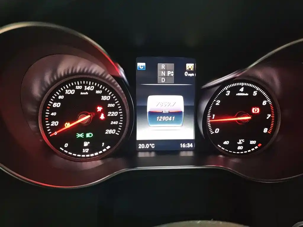 Mercedes-Benz GLC 2017 GLC 200 4MATIC фото 4