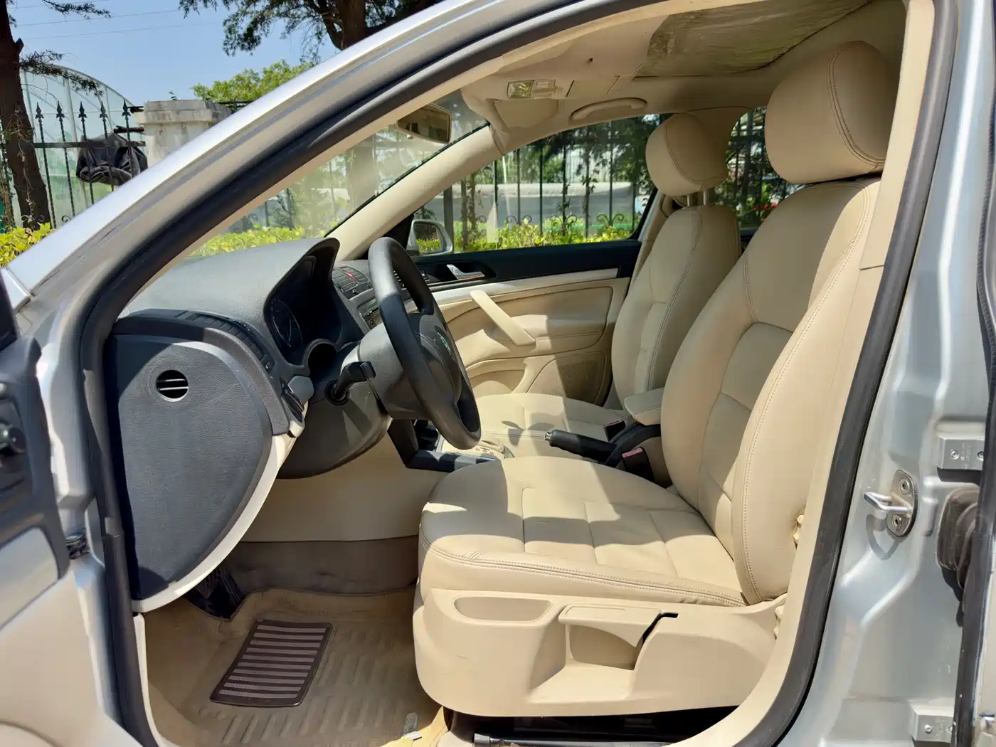 Škoda Octavia 2009 2.0L Automatic Yishi Edition фото 10