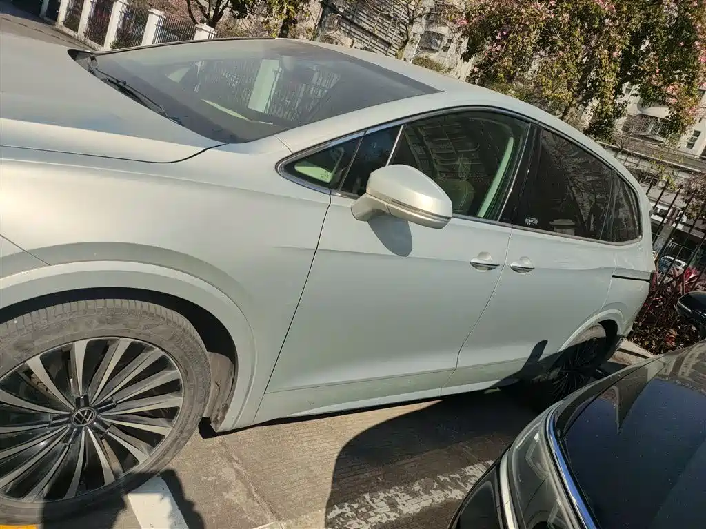 Volkswagen Viloran 2020 380TSI Premium фото 21