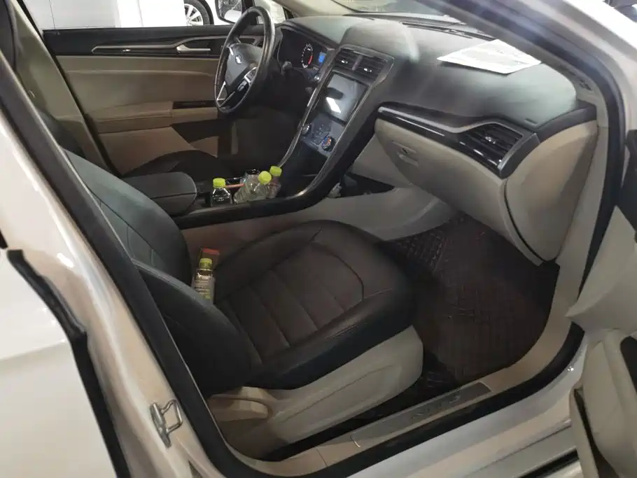 Фото 8 - Ford Mondeo
