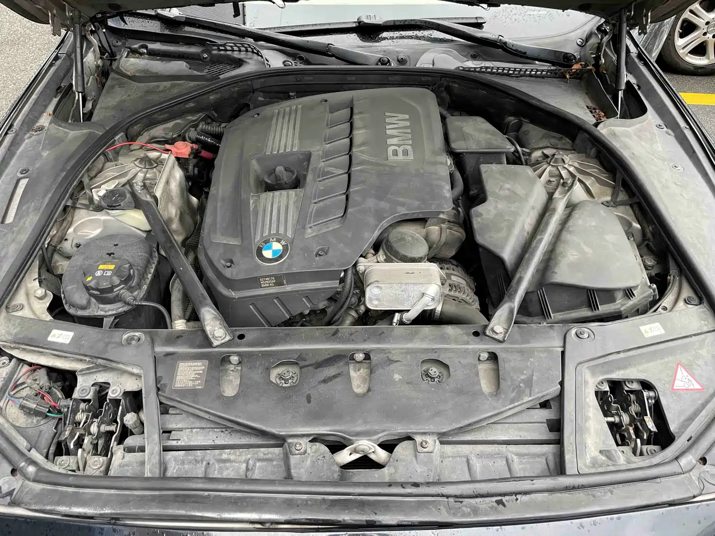 BMW 5 Series 2011 523Li Leading фото 13