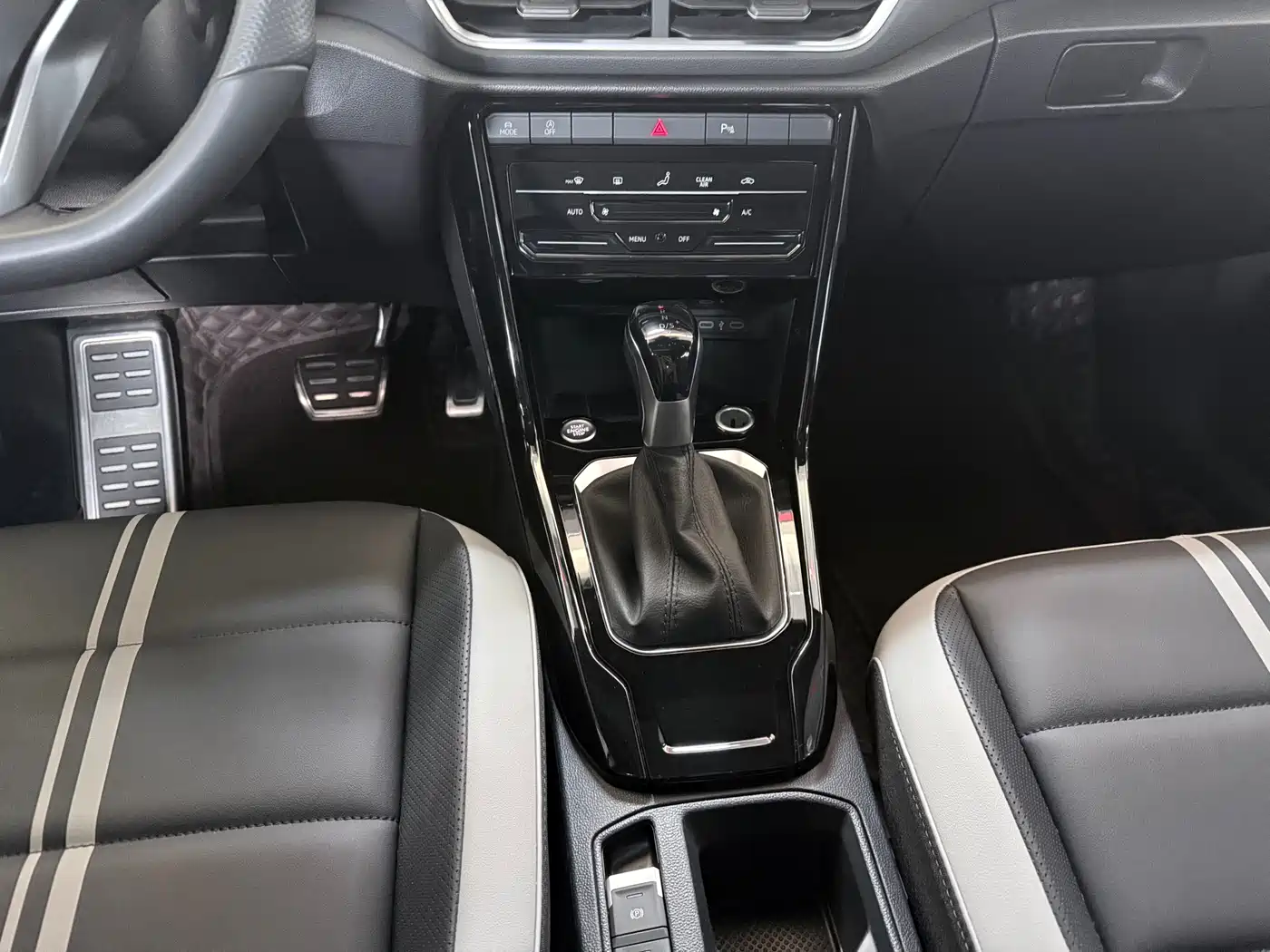 Volkswagen T-ROC 2023 300TSI DSG 2WD Dawn Edition фото 16