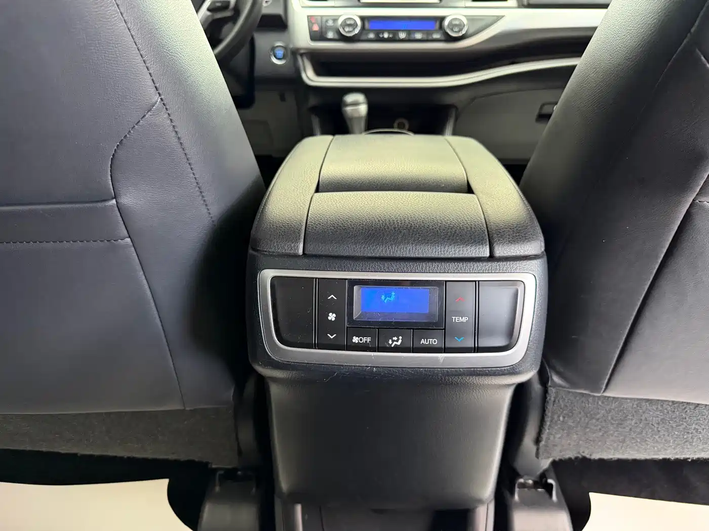 Toyota Highlander 2015 2.0T FWD Luxury Edition 7-seater фото 23