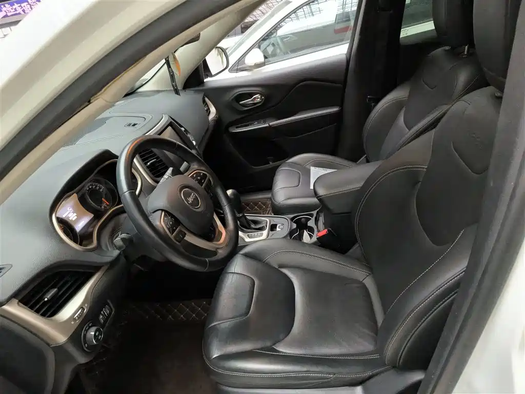 Jeep Cherokee 2019 2017 2.0L Superior Edition