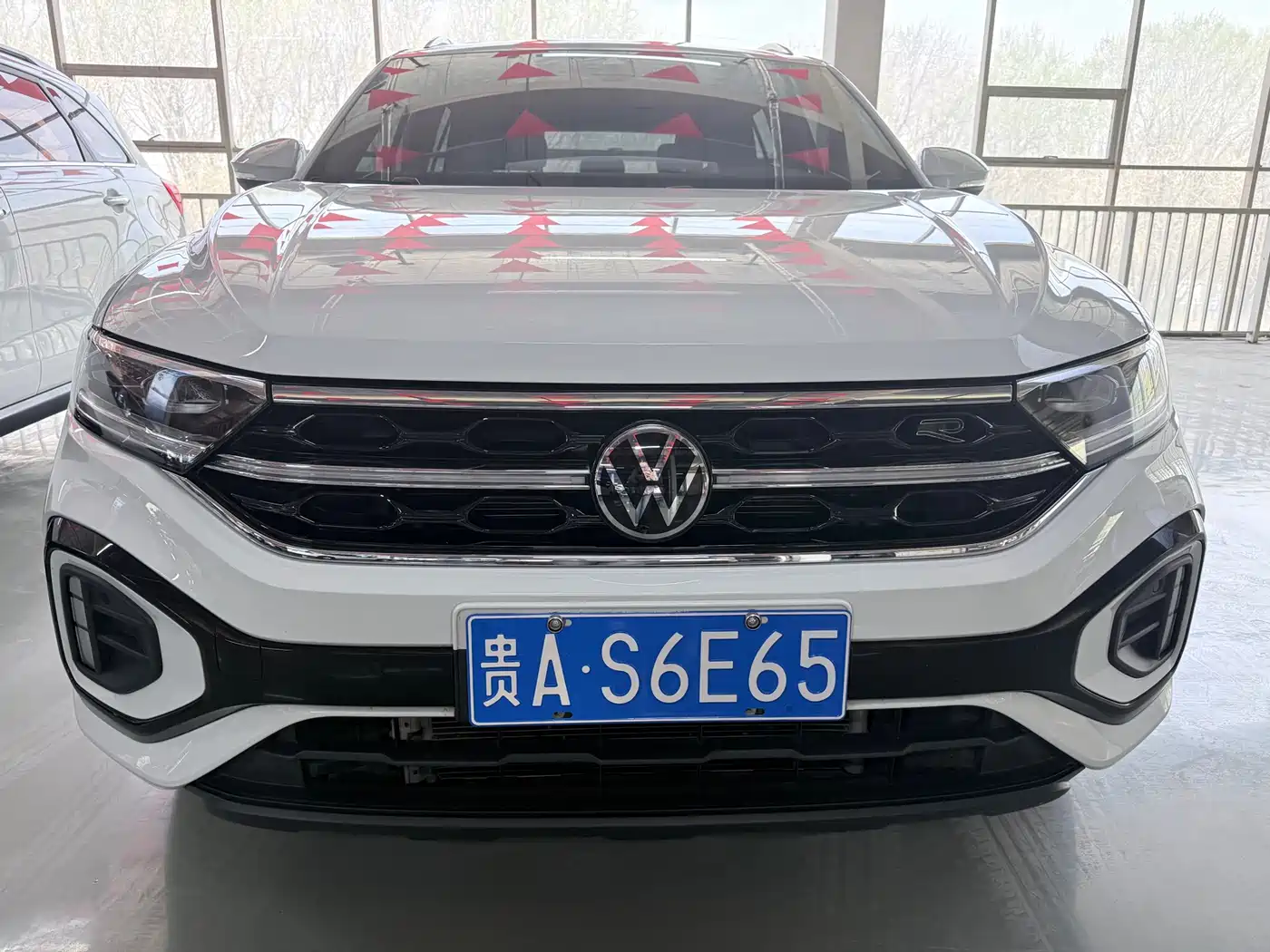 Volkswagen T-ROC 2023 300TSI DSG 2WD Dawn Edition фото 2