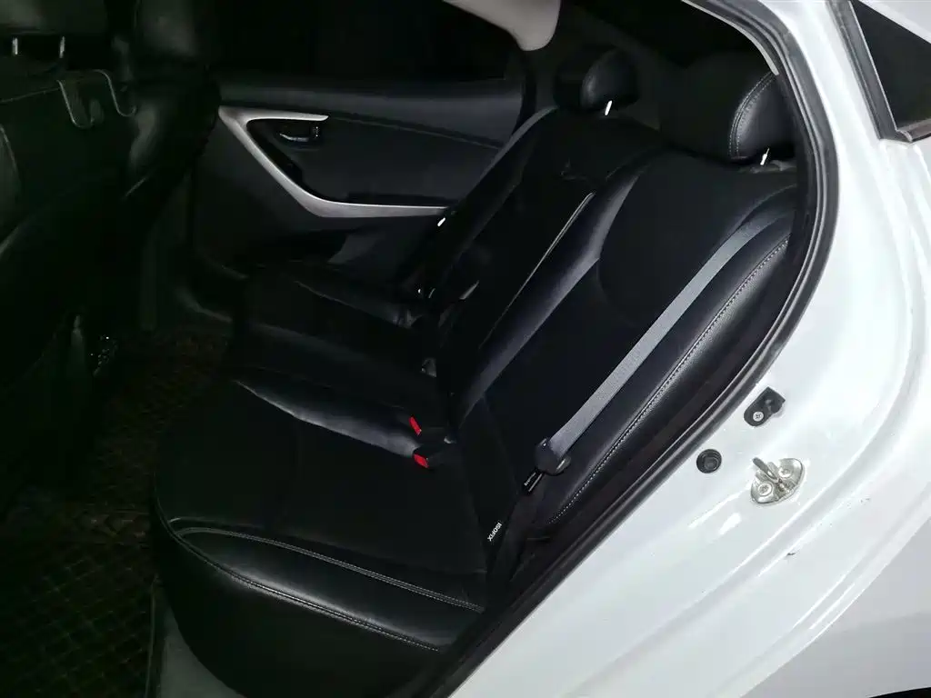 Hyundai Langdong 2013 1.6L Automatic Premium фото 15
