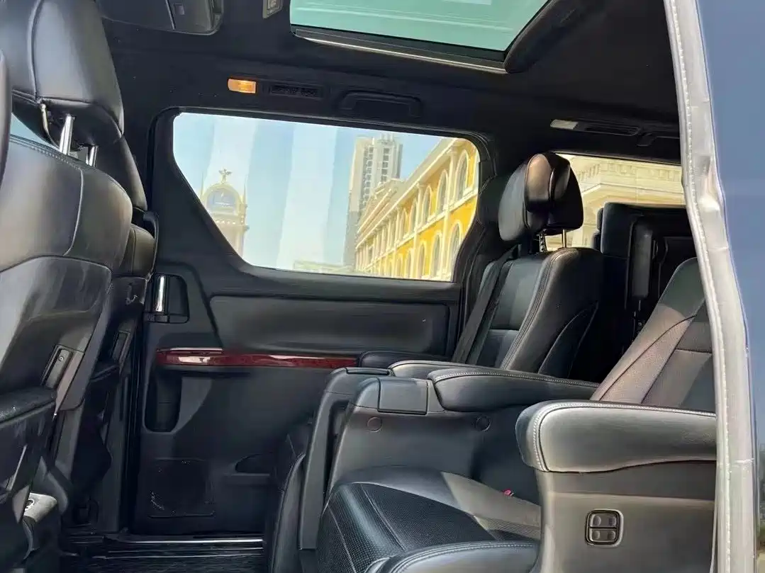 Toyota Alphard 2011 Model 2.4L Luxury фото 6