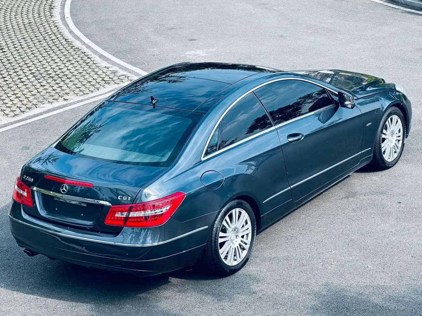 Mercedes-Benz E-Class (Import) 2010 E 260 CGI Coupe фото 3