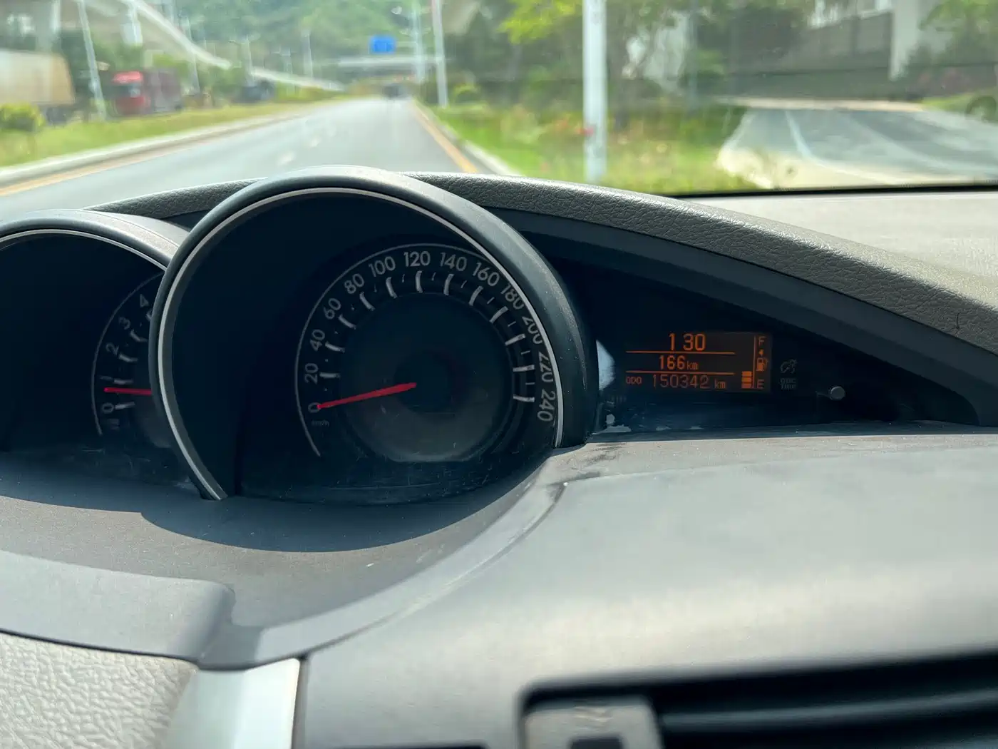 Toyota E'Z 2014 Xingyao 180E CVT Elite фото 16