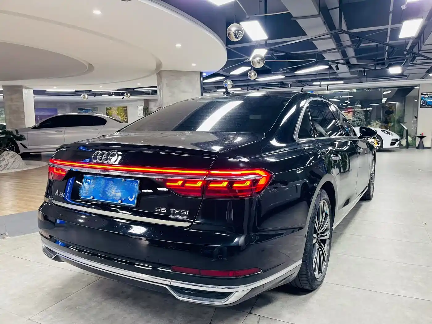 Audi A8 2019 Plus A8L 55 TFSI quattro Prestige фото 4