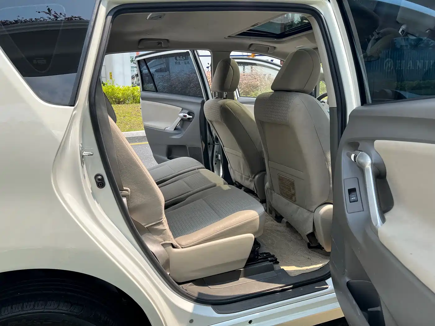 Toyota E'Z 2014 Xingyao 180E CVT Elite фото 11