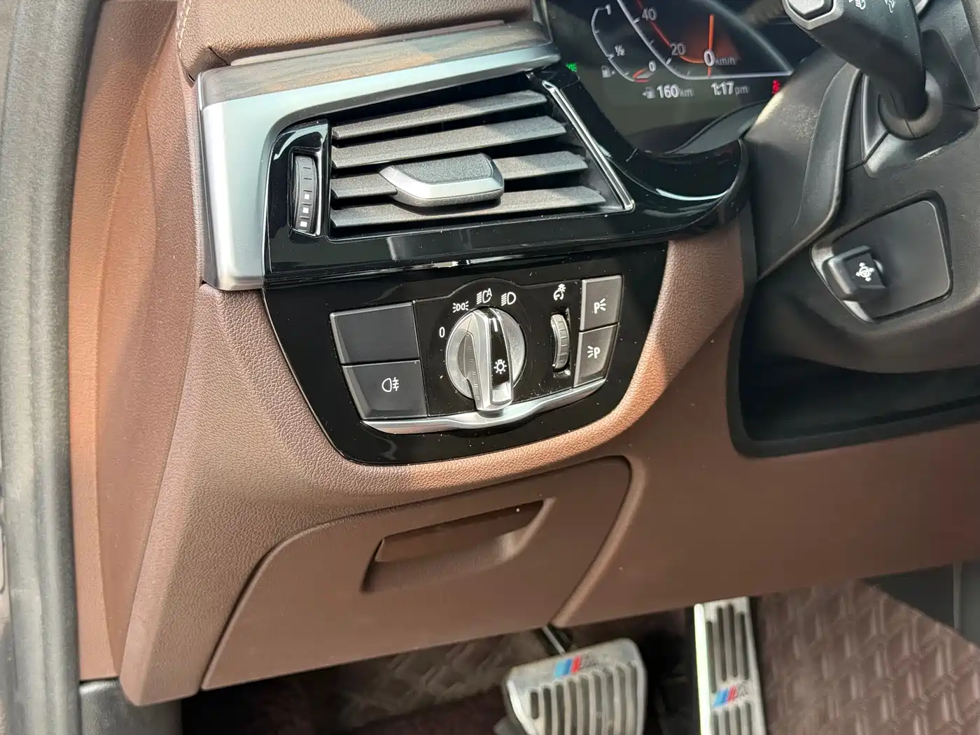 BMW 5 Series 2022 Facelift 530Li Leading M Sport Package фото 23