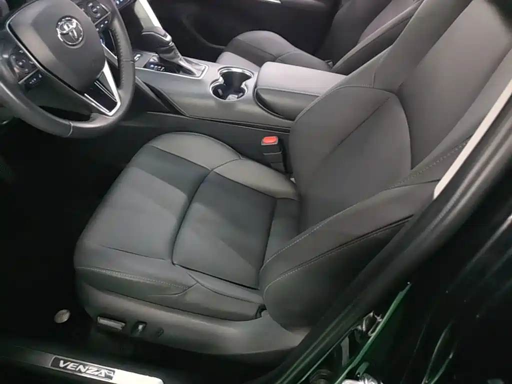 Toyota Venza 2023 2022 2.0L CVT 2WD Luxury