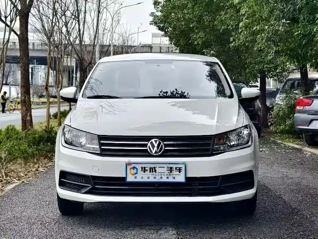 VOLKSWAGEN SANTANA
