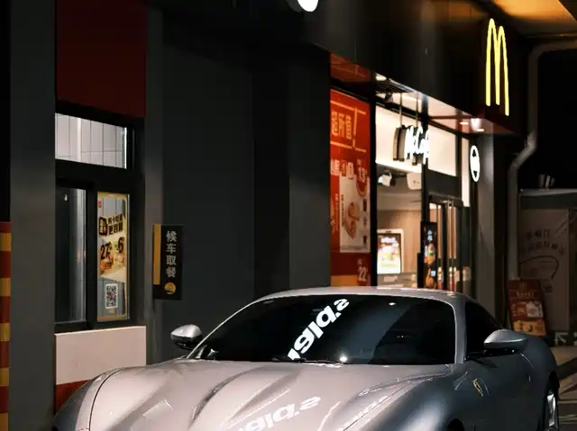 Ferrari Roma 3.9T V8