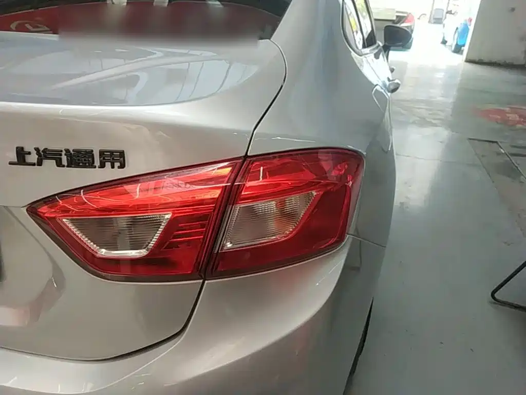Chevrolet Cruze 2019 2018 Redline 320 Automatic Pioneer Edition