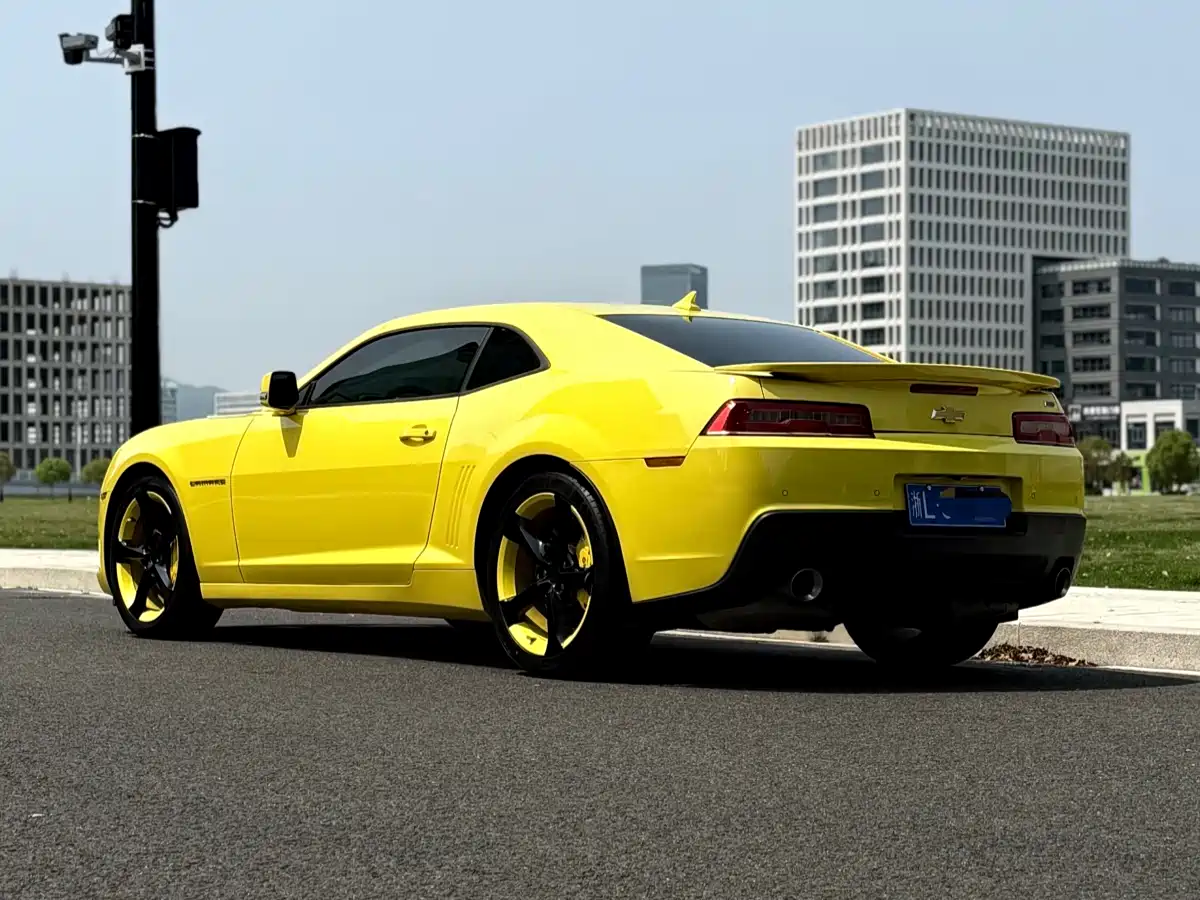 Chevrolet Camaro 2015 3.6L RS Limited Edition фото 2