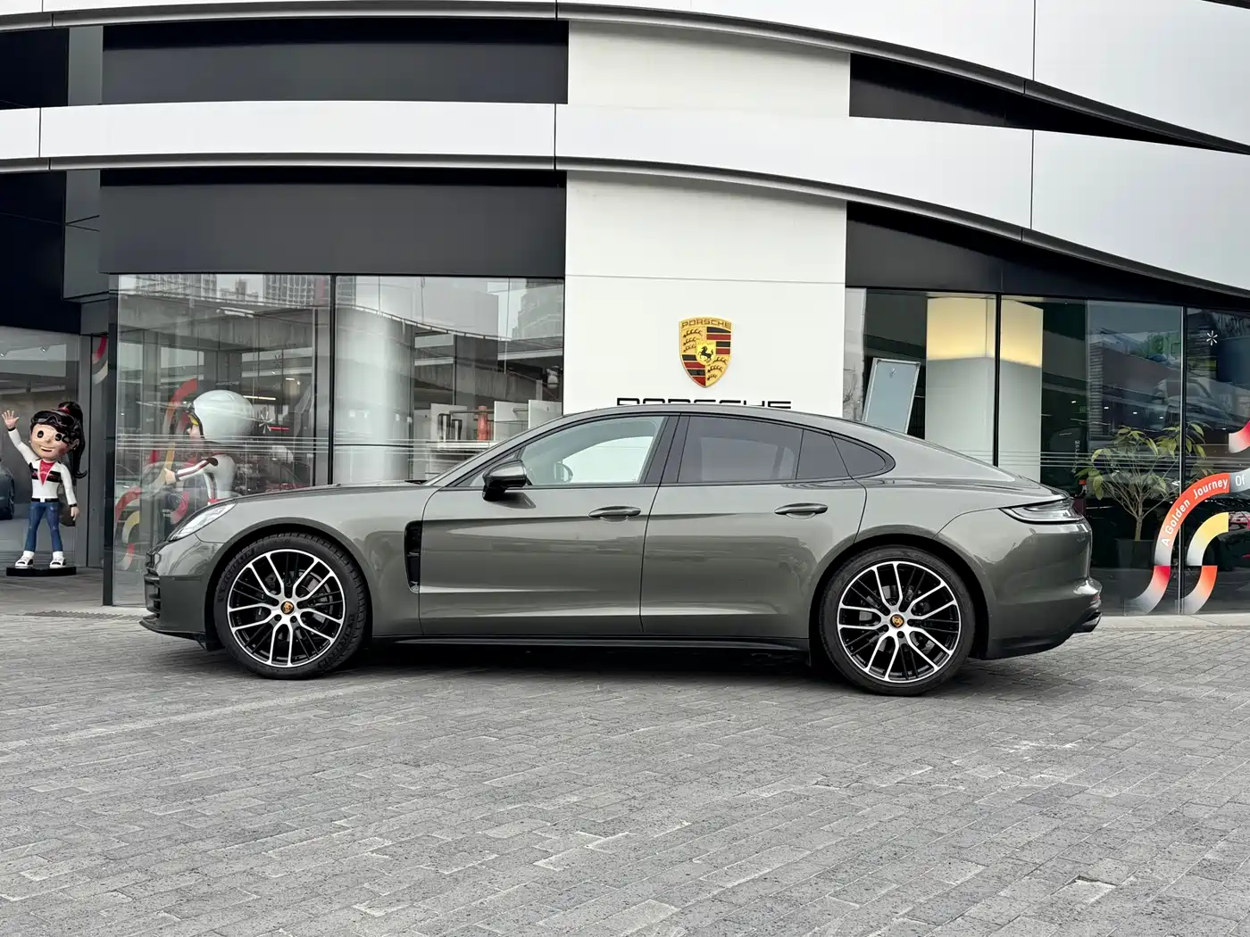 PORSCHE PANAMERA