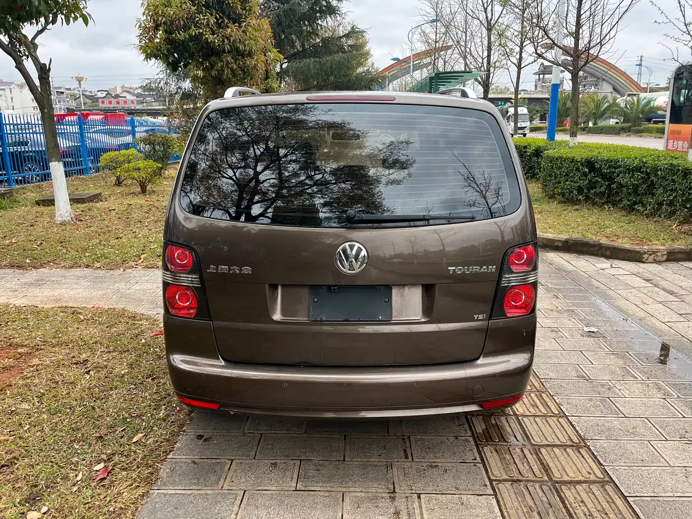 Volkswagen Touran 2013 1.4T DSG Comfort 5-seater фото 4