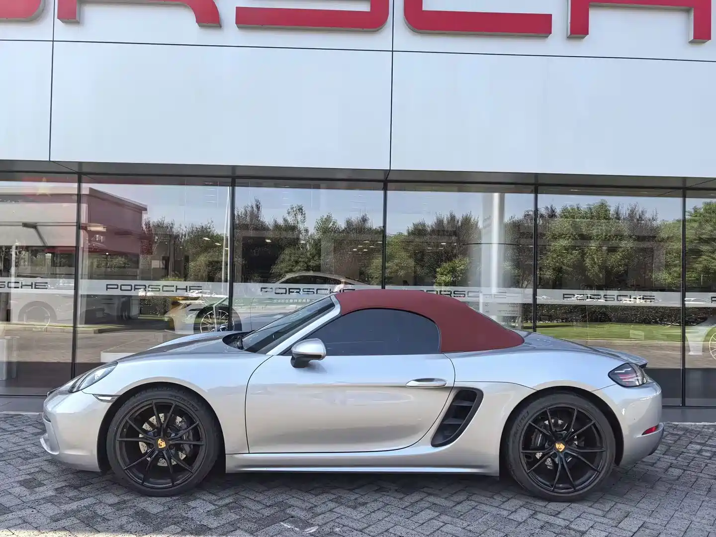 صورة 3 - Porsche 718