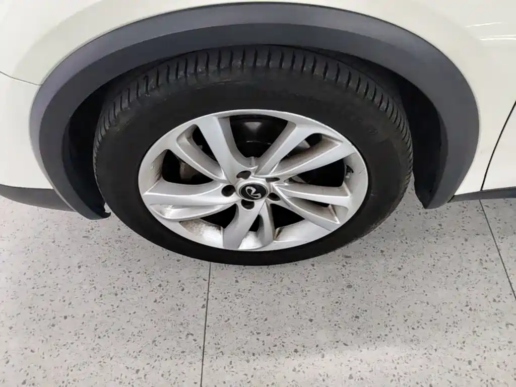 Infiniti QX30 2017 2017 Model 1.6T 2WD Sport