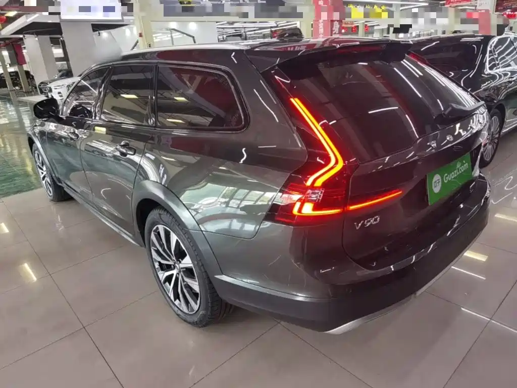Photo 5 - Volvo V90
