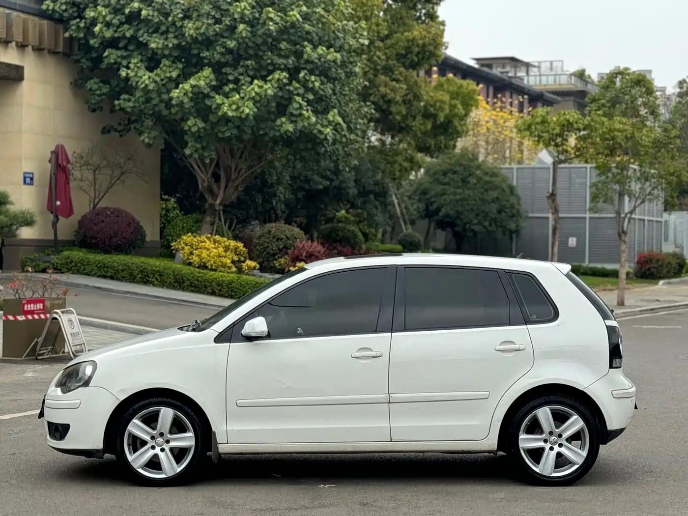 Volkswagen Polo 2009 Jingqing 1.6L Automatic Trend Edition фото 12