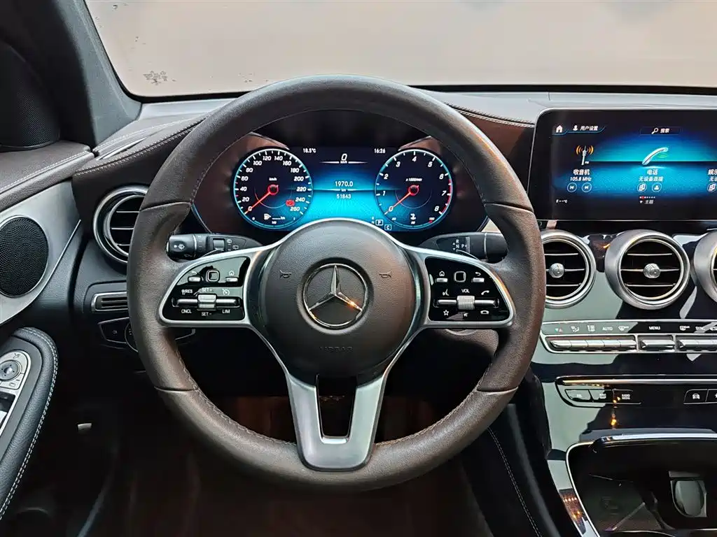 MERCEDES-BENZ GLC