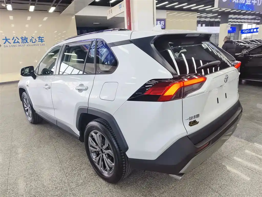 Toyota RAV4 Rongfang 2023 2.0L CVT FWD Style Plus Edition фото 23