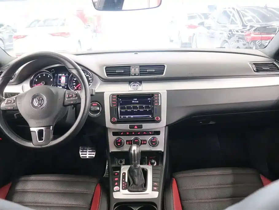 Volkswagen FAW-Volkswagen CC 2018 1.8TSI Luxury фото 5