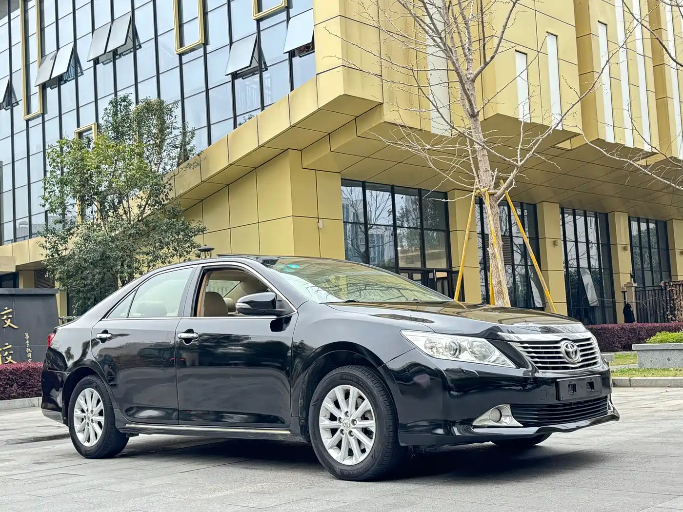Toyota Camry 2012 2.0G Luxury Edition фото 3