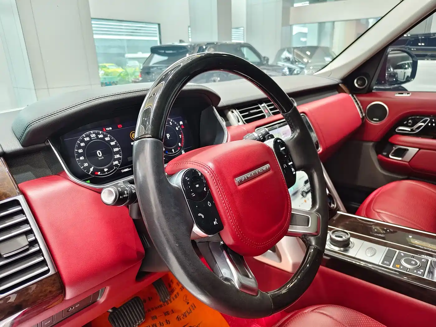 Land Rover Range Rover 2020 3.0 L6 Shengshi Edition фото 9