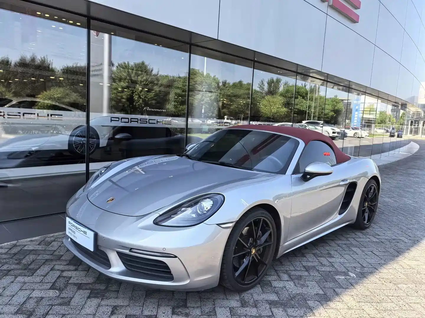 صورة 1 - Porsche 718