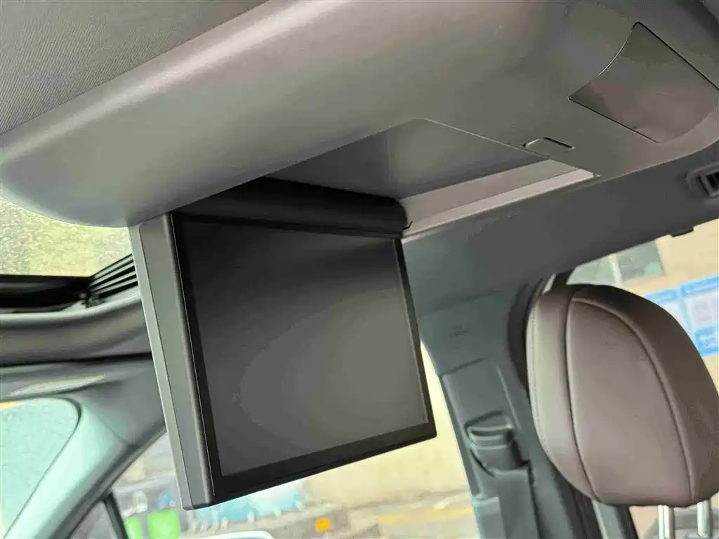 Toyota Sienna 2023 2.5L Hybrid Platinum Edition фото 26