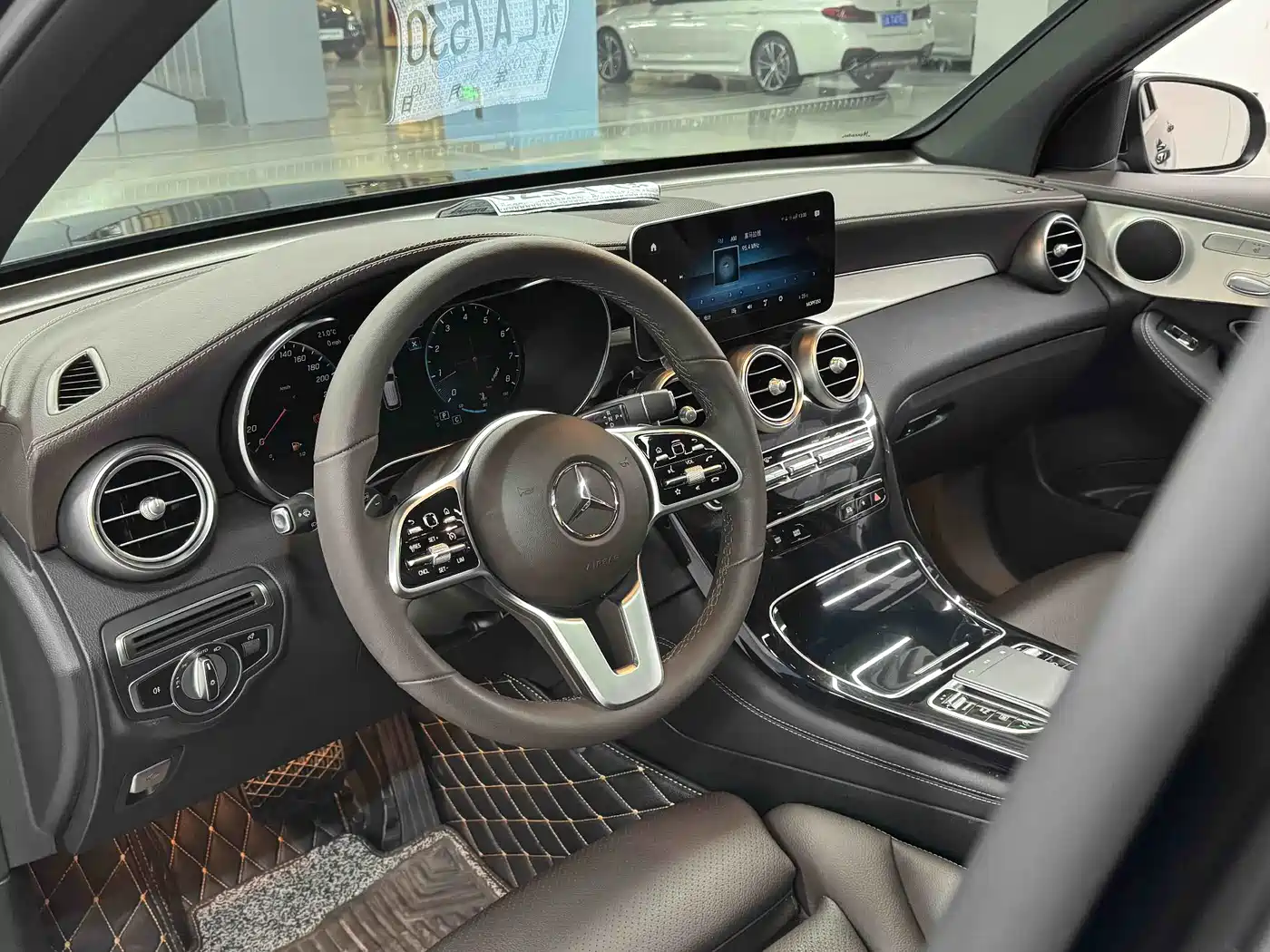 Mercedes-Benz GLC 2021 GLC 260 L 4MATIC Sporty фото 13