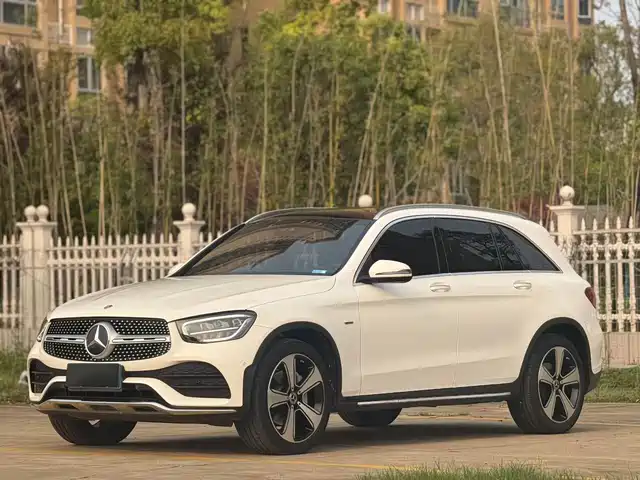 MERCEDES-BENZ GLC