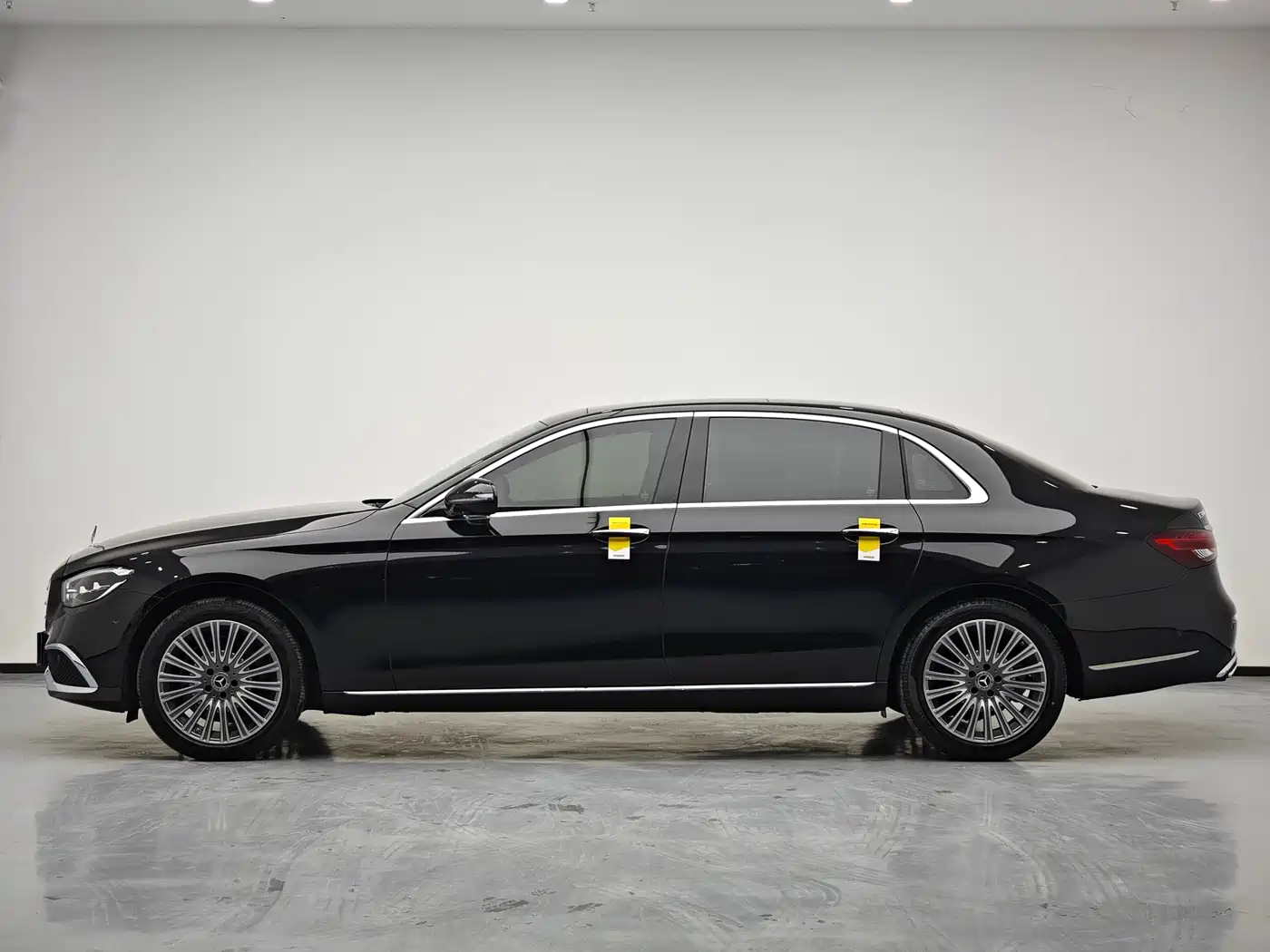 Mercedes-Benz E-Class 2022 Second Facelift E 300 L Luxury фото 4