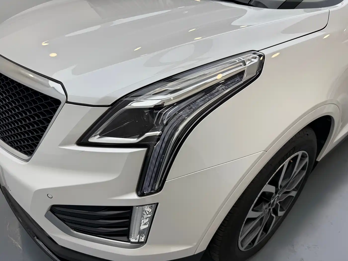 Cadillac XT5 2023 Model 2.0T 4WD Premium (Ultimate Edition) фото 16
