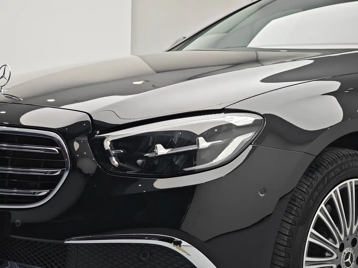 Mercedes-Benz E-Class 2022 Second Facelift E 300 L Luxury фото 11