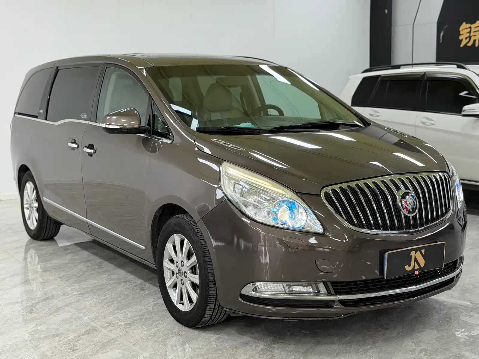 Фото 2 - Buick GL8
