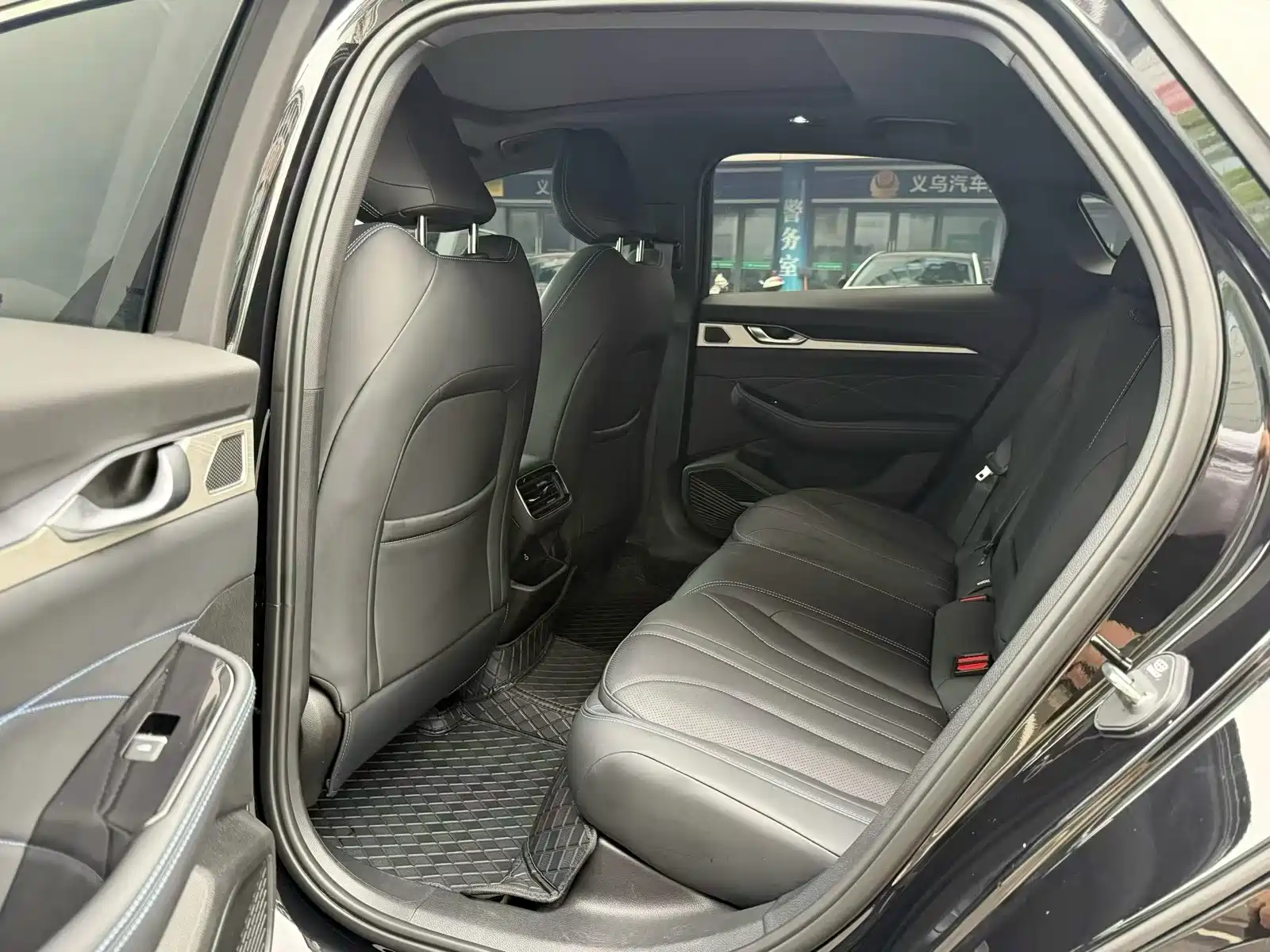 Фото 4 - Geely Preface