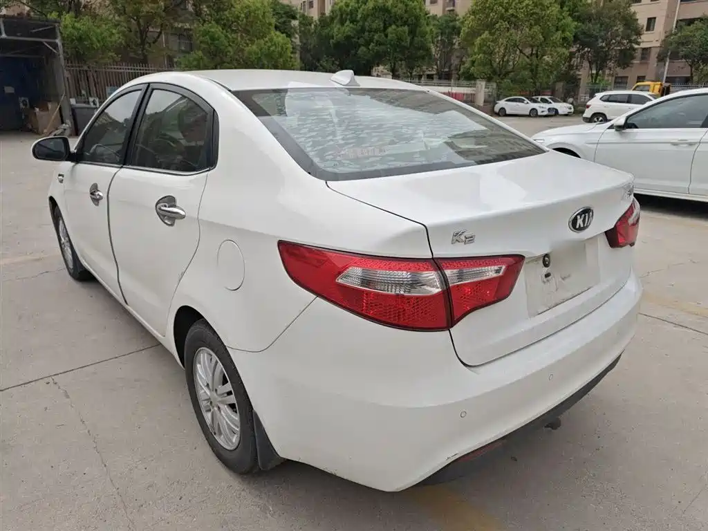 Kia K2 2012 Sedan 1.4L MT GLS Commemorative Edition фото 5